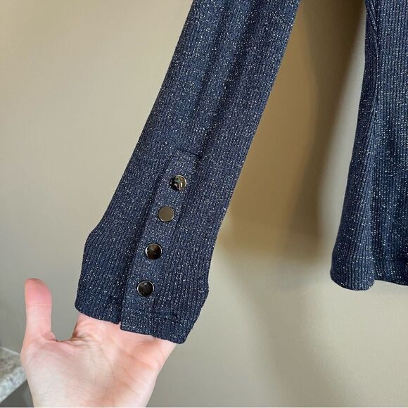 ✨ Violets & Roses Blue Metallic Night Sky Long Sleeve Top XS NWT - Picture 3 of 10